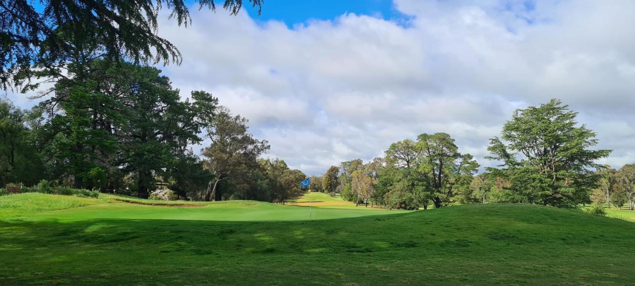 Shepparton Golf Motel Екстер'єр фото